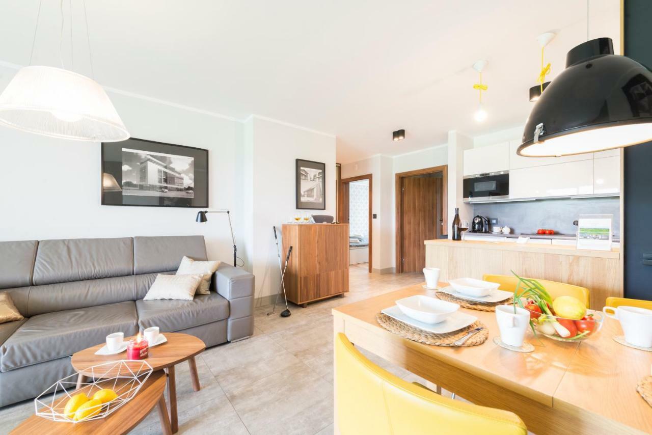 Apartment Kalinowo Golf - Salon Z Opcja Spania, Kuchnia I 2 Sypialnie, 1-6 Osob